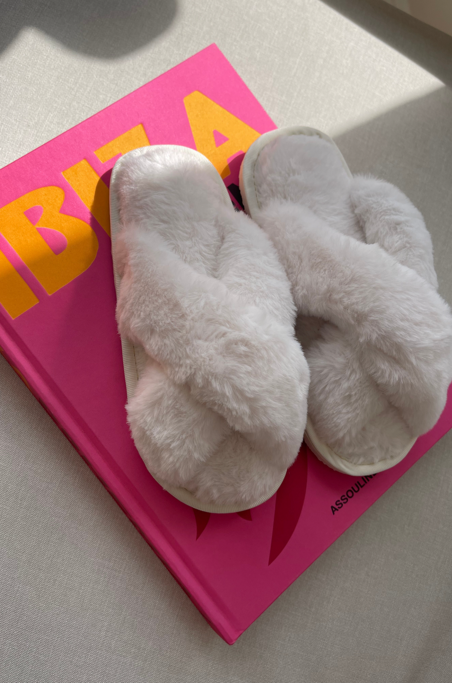 Fluffy slippers blancas