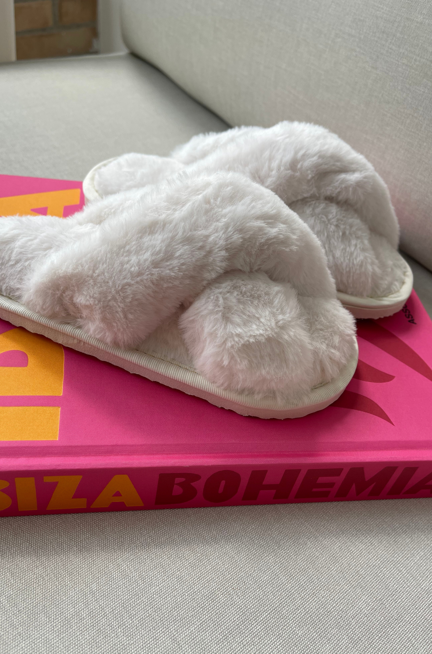 Fluffy slippers blancas